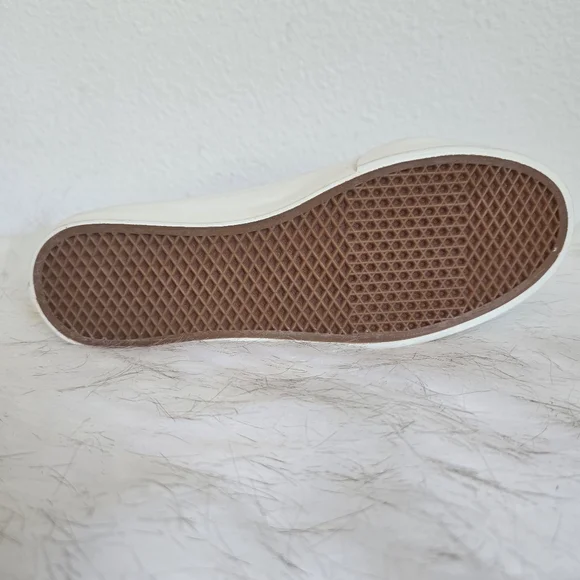 Vans Perforated Leather SK8-Hi Sneakers - Picture 6 of 6